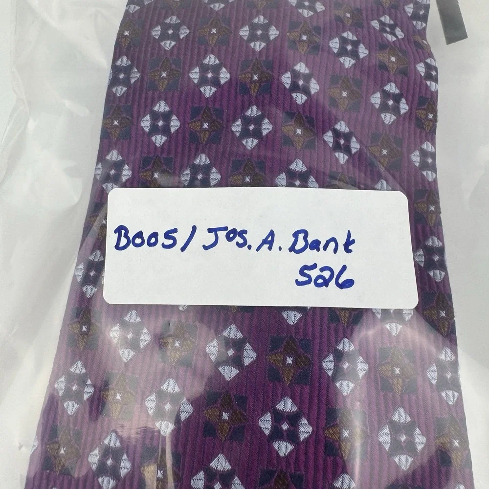Jos A Bank Purple Geometric Medallion Necktie Mens Silk Blend Retro Tie
